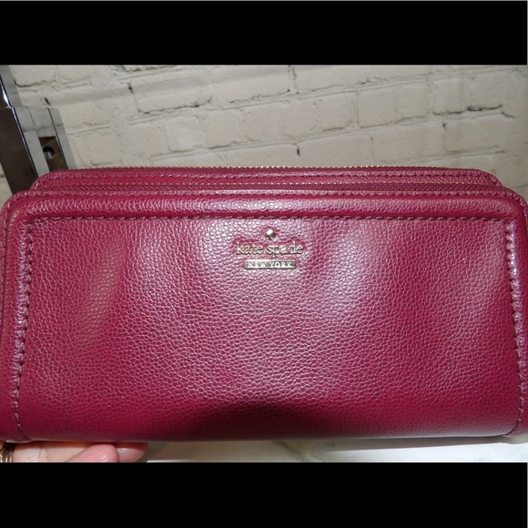 kate spade Handbags - Kate Spade Payton Large carryall wallet/wristlet